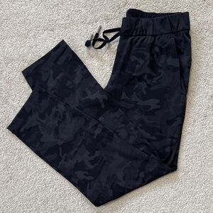 lululemon On The Fly 7/8 Ankle 27" Pull-On Pant Luxtreme Camo Grey Sz6